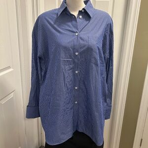 Womens, Zara, button up shirt size Large.